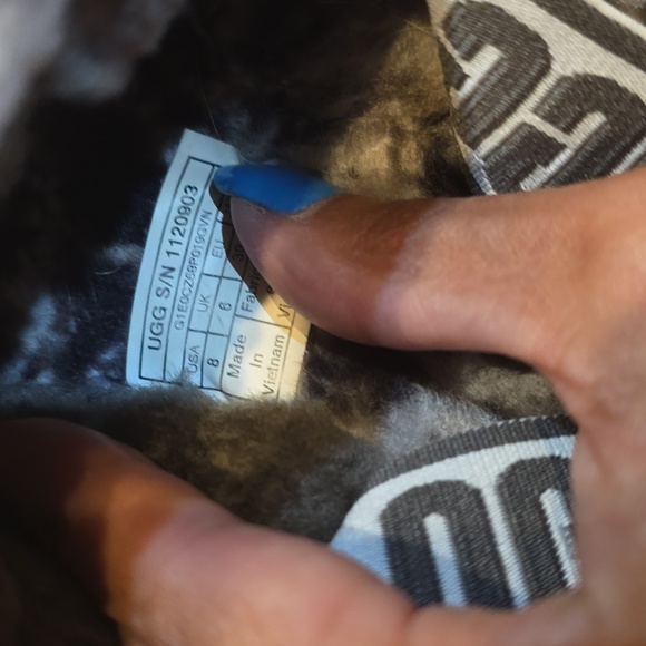 Ugg Slippers - Picture 2 of 4